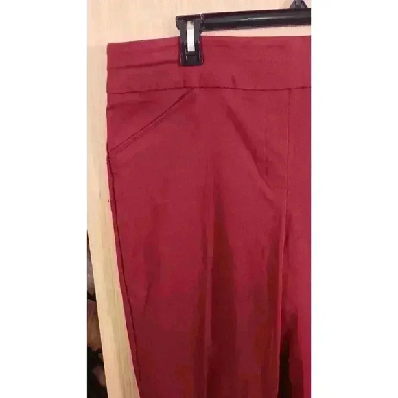 Alfred Dunner (16P) Stretch Pants Pull On Burgundy Garnet Straight Leg Faux Pock - Picture 2 of 4